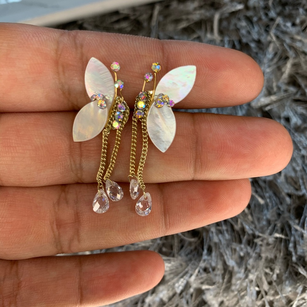 Needle style shell butterfly tassel earrings - Picture 4 of 12